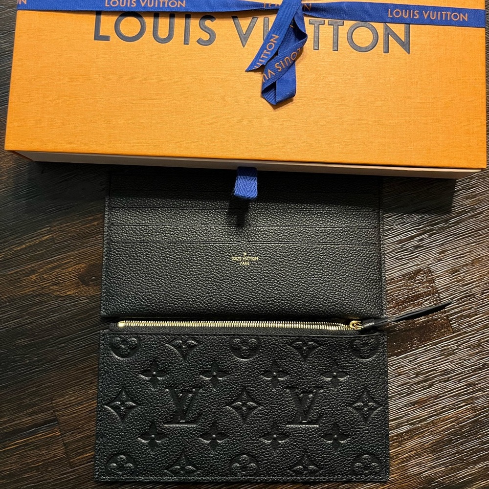 Louis Vuitton pocketbook